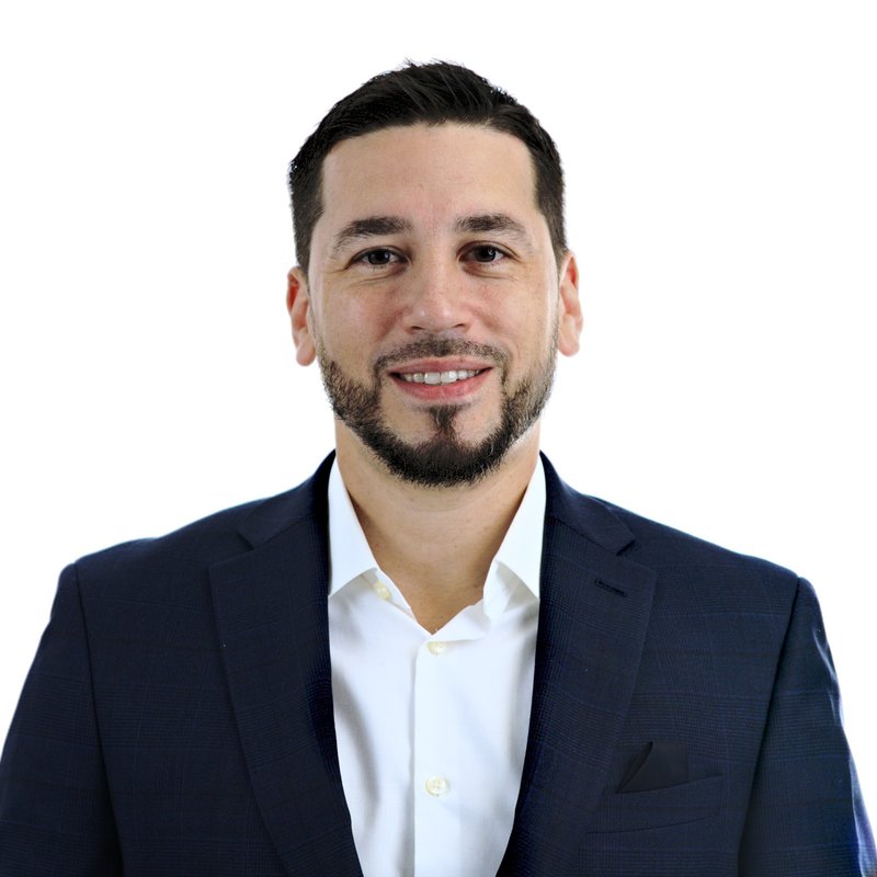 Alex Barcenas, realtor with RE/MAX Select